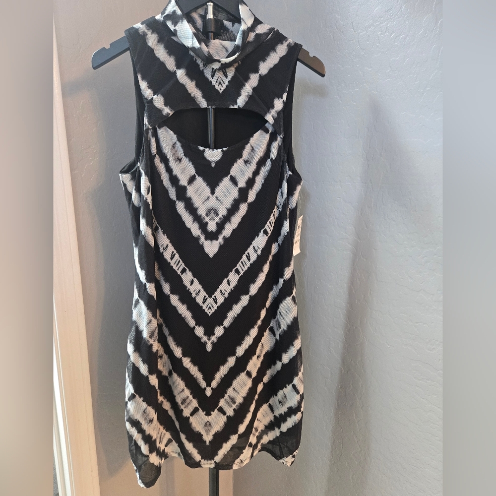 Sleeveless Dress Size L Bar III Black and White